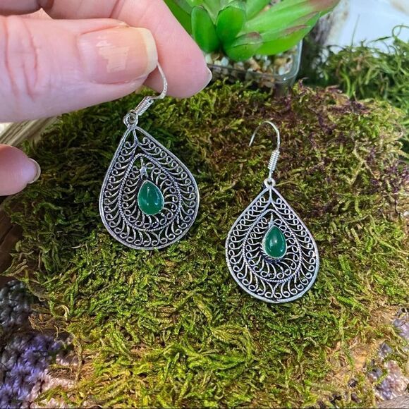 Natural Green Onyx silver earrings - Picture 3 of 4